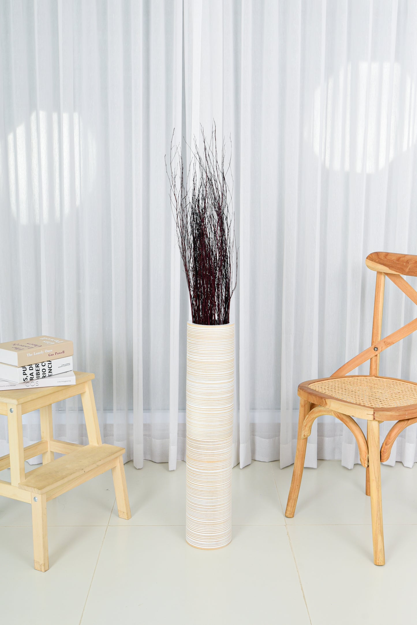 Large Mango Wood Floor Vase – Handcrafted Decorative Highlight from Thailand, white wash, 26 inches