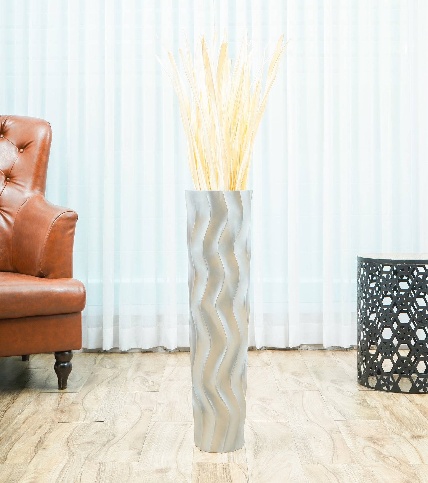 Large Mango Wood Floor Vase – Handcrafted Decorative Highlight from Thailand, silver, 26 inches