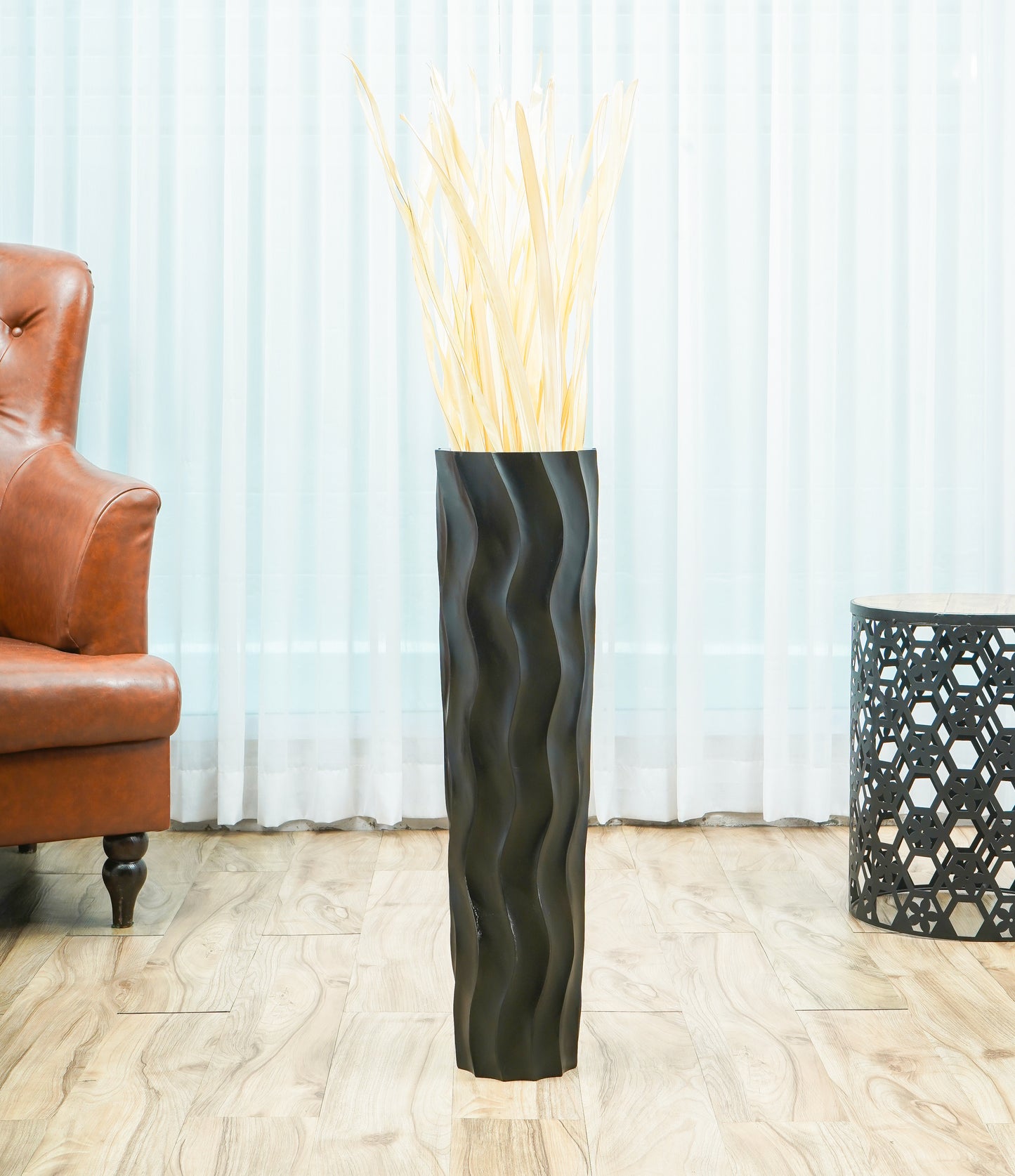Large Mango Wood Floor Vase – Handcrafted Decorative Highlight from Thailand, black, 26 inches