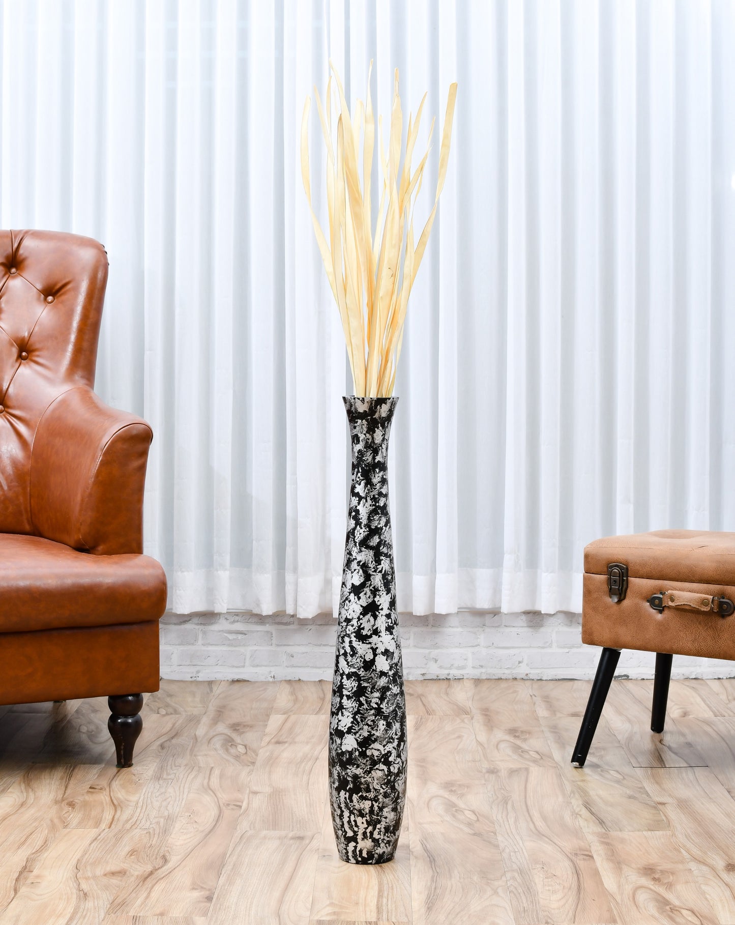 Large Mango Wood Floor Vase – Handcrafted Decorative Highlight from Thailand, silver, black, 26 inches