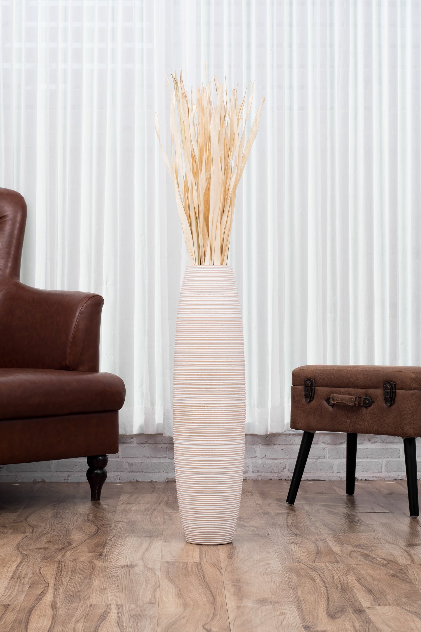 Large Mango Wood Floor Vase – Handcrafted Decorative Highlight from Thailand, white wash, 26 inches