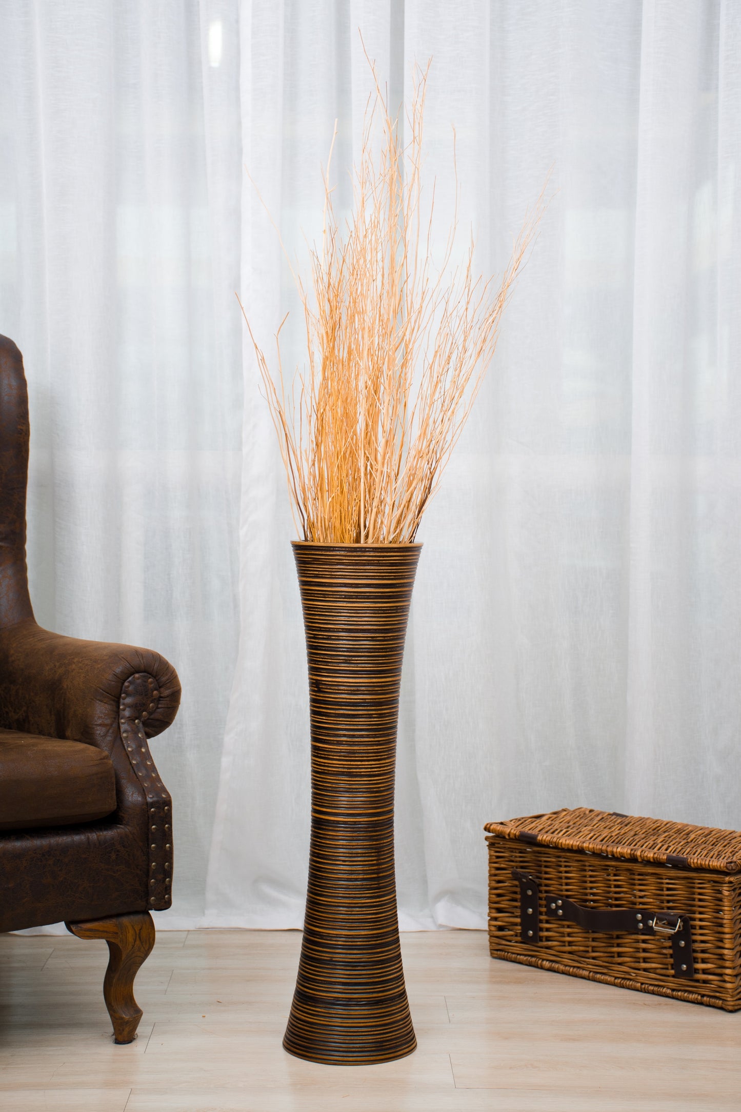 Large Mango Wood Floor Vase – Handcrafted Decorative Highlight from Thailand, brown, 26 inches