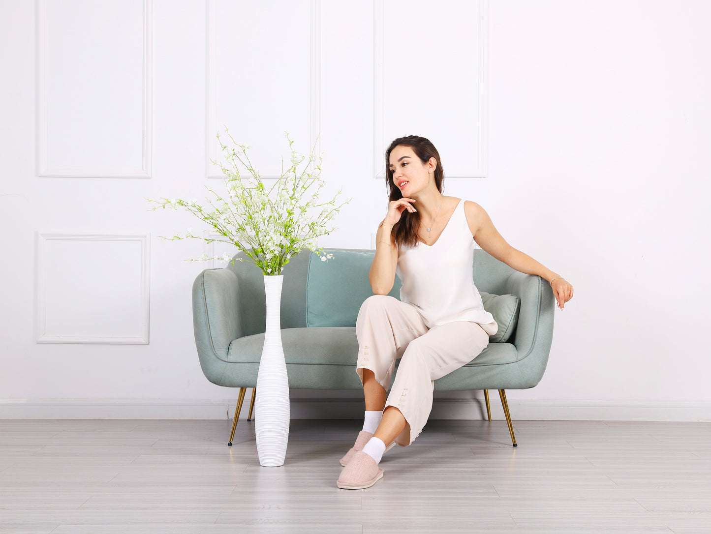 Large Resin Floor Vase – Stylish Waterproof Vase for Fresh & Dried Flowers, white, 26 inches