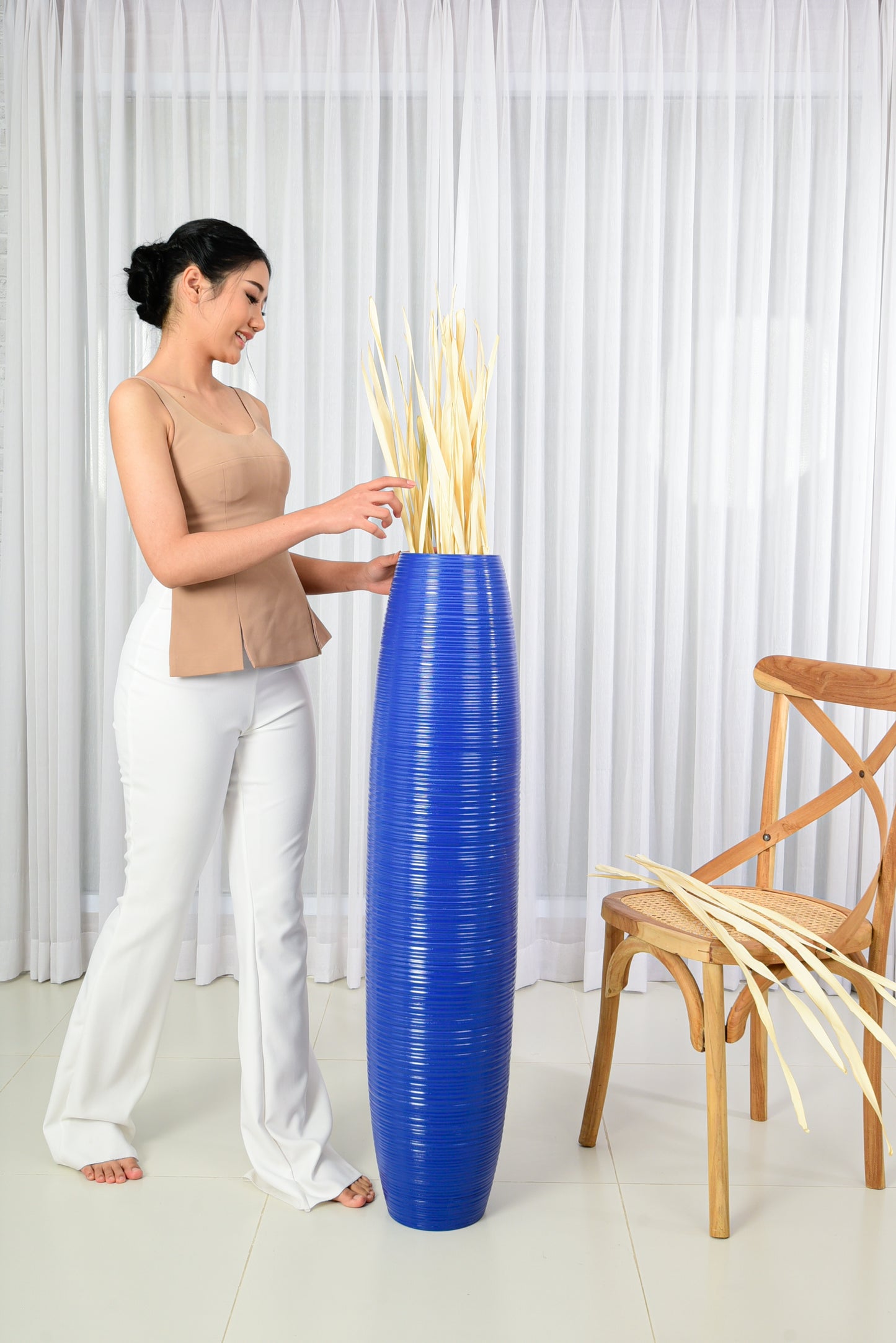 Large Mango Wood Floor Vase – Handcrafted Decorative Highlight from Thailand, blue, 41 inches