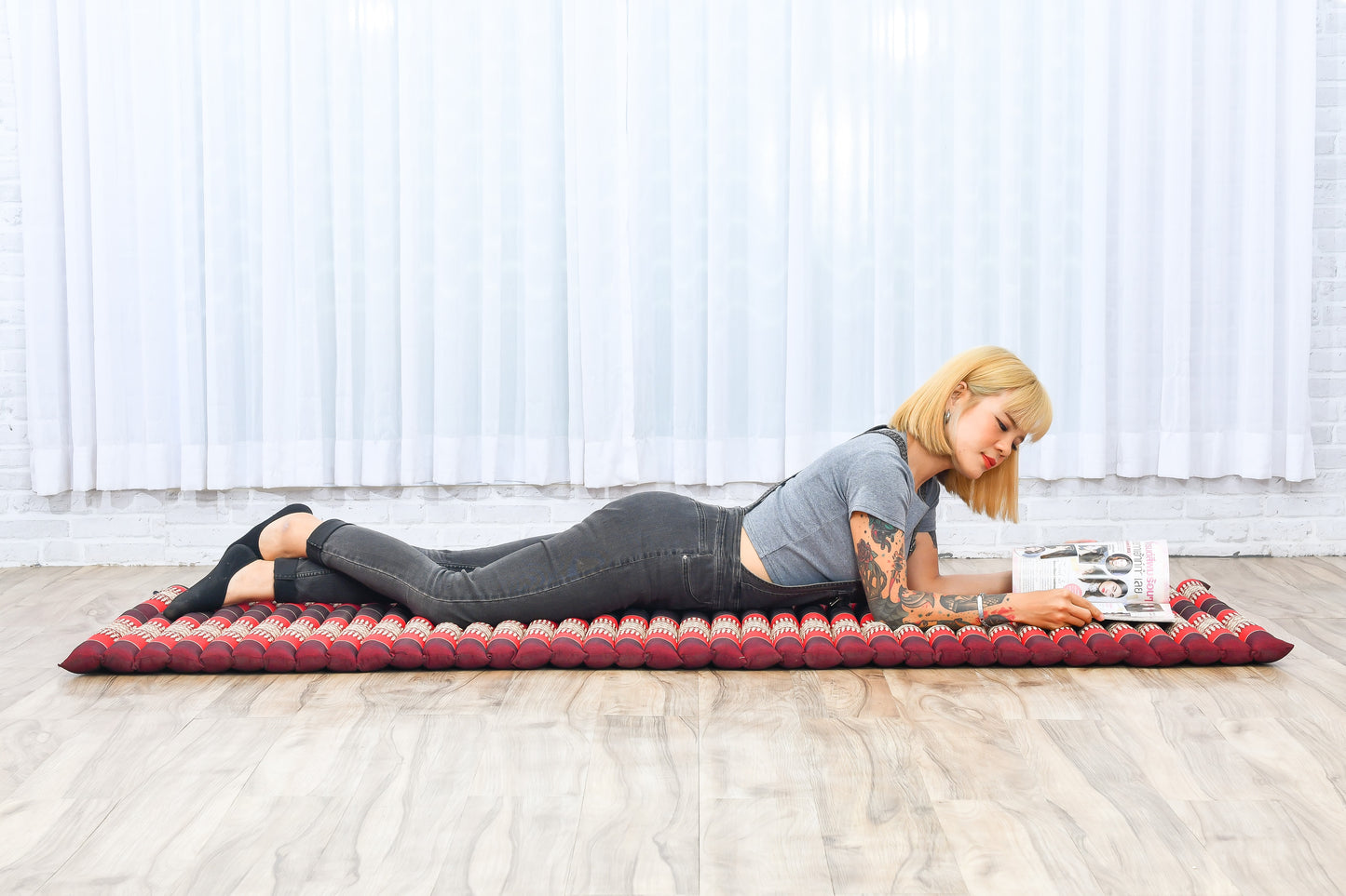 Kapok Roll-Up Mattress – Foldable Sleeping & Relax Mat with Cotton Cover for Home & Outdoor Use, Sf24 - Red, Brown, M: 75x28