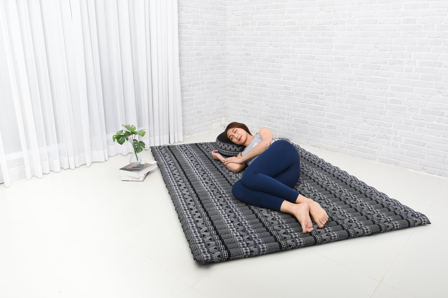Kapok Roll-Up Mattress – Foldable Sleeping & Relax Mat with Cotton Cover for Home & Outdoor Use, Cbt3 - Black, XL: 75x57