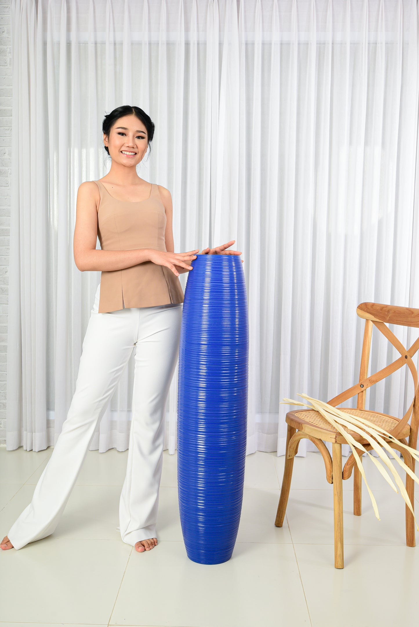 Large Mango Wood Floor Vase – Handcrafted Decorative Highlight from Thailand, blue, 41 inches