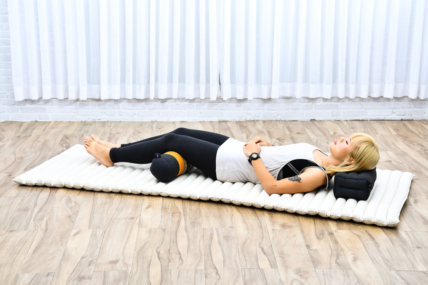 Yoga Roll Cushion – Compact Kapok Bolster & Meditation Pillow with Cotton Cover, Sf03 - Black, Orange