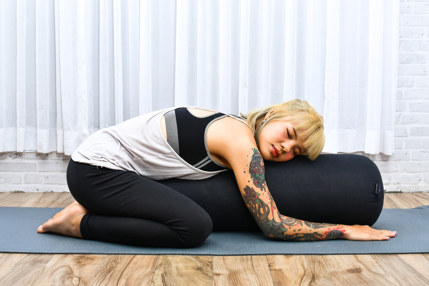 Large Yoga Bolster – Kapok-Filled Meditation Cushion with Cotton Cover, Cl02 - Black