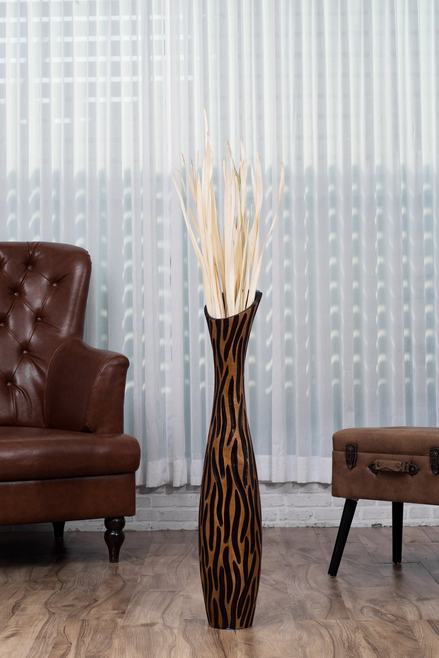 Large Mango Wood Floor Vase – Handcrafted Decorative Highlight from Thailand, brown, black, 34 inches