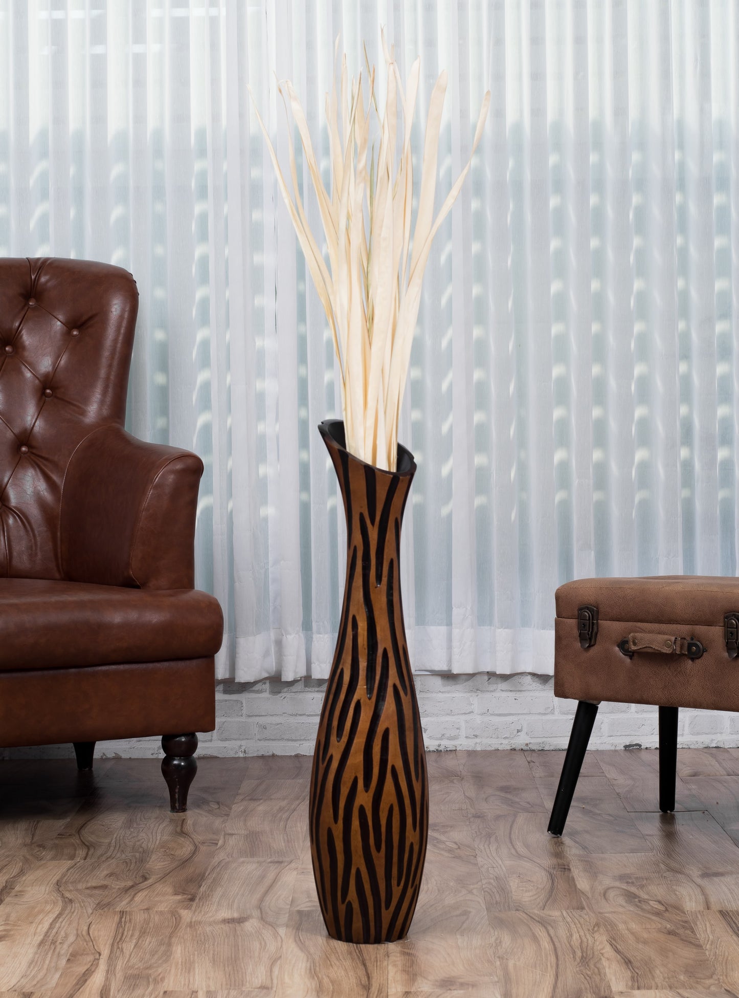 Large Mango Wood Floor Vase – Handcrafted Decorative Highlight from Thailand, brown, black, 26 inches