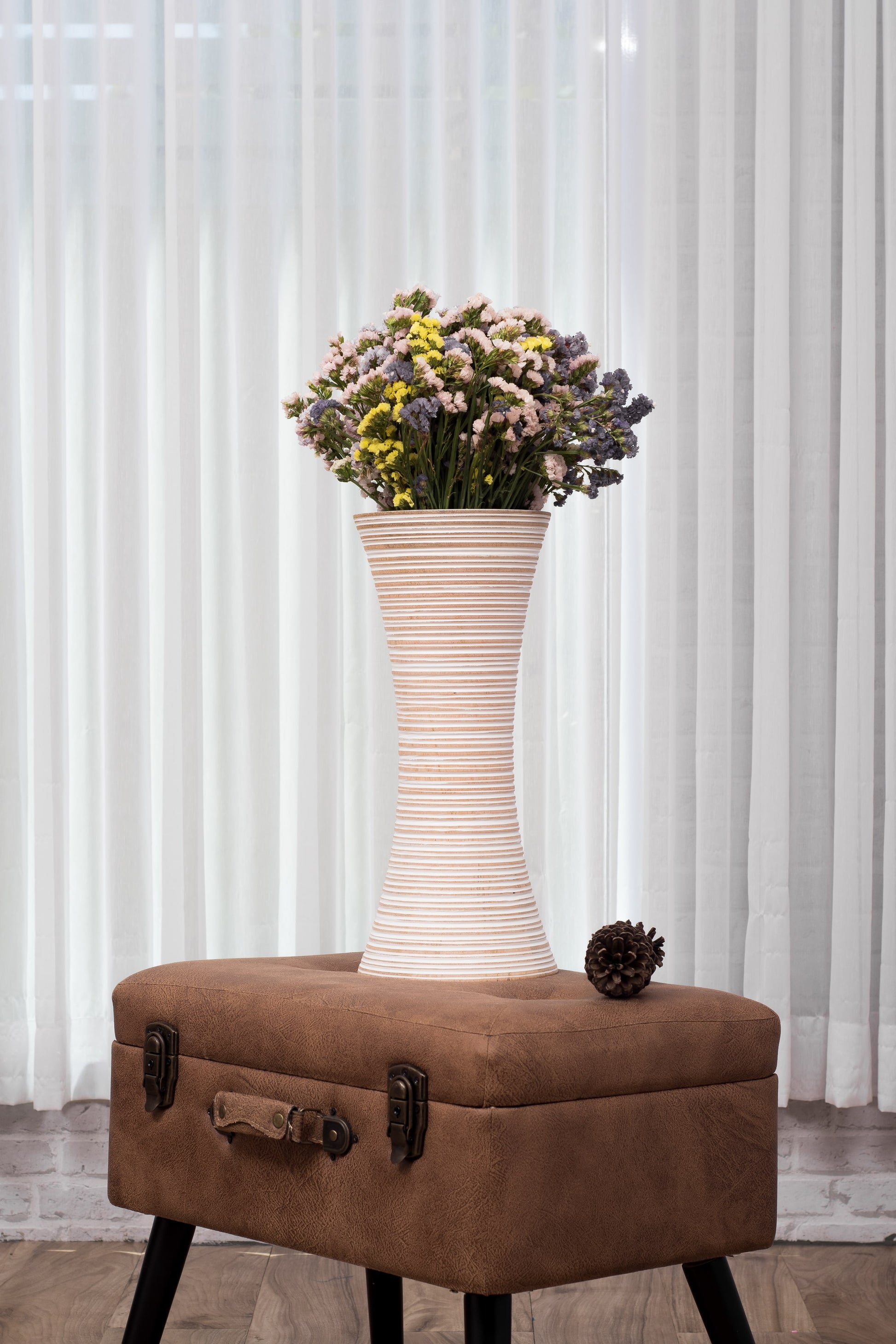 Compact Resin Vase – Stylish Waterproof Decorative Vase for Floor, Table or Shelf, white wash, 14 inches