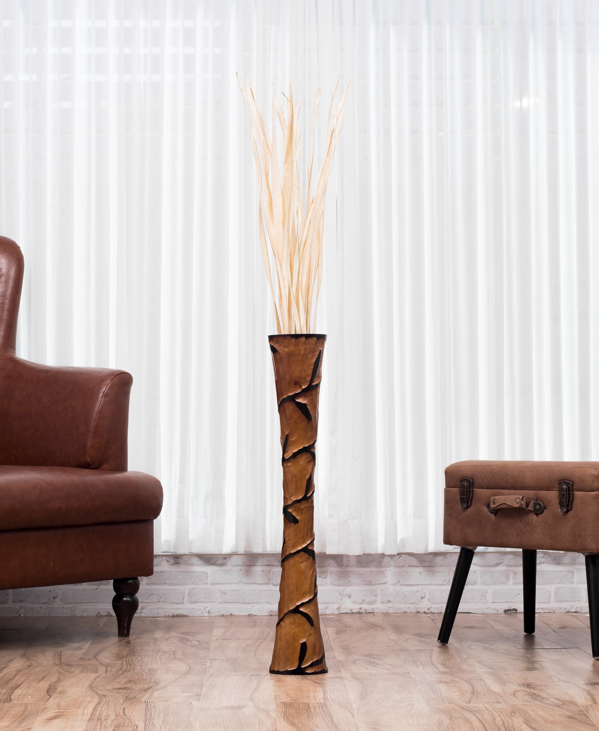 Large Mango Wood Floor Vase – Handcrafted Decorative Highlight from Thailand, brown, black, 26 inches