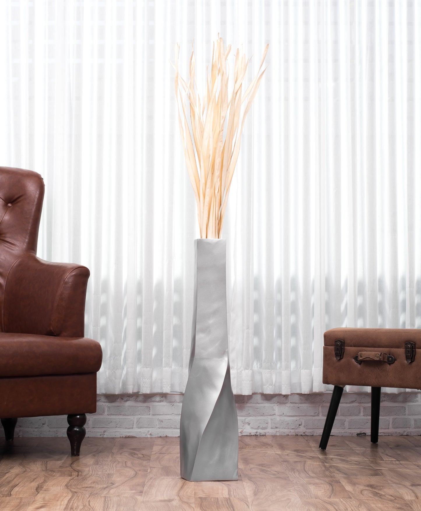 Large Mango Wood Floor Vase – Handcrafted Decorative Highlight from Thailand, silver, 26 inches
