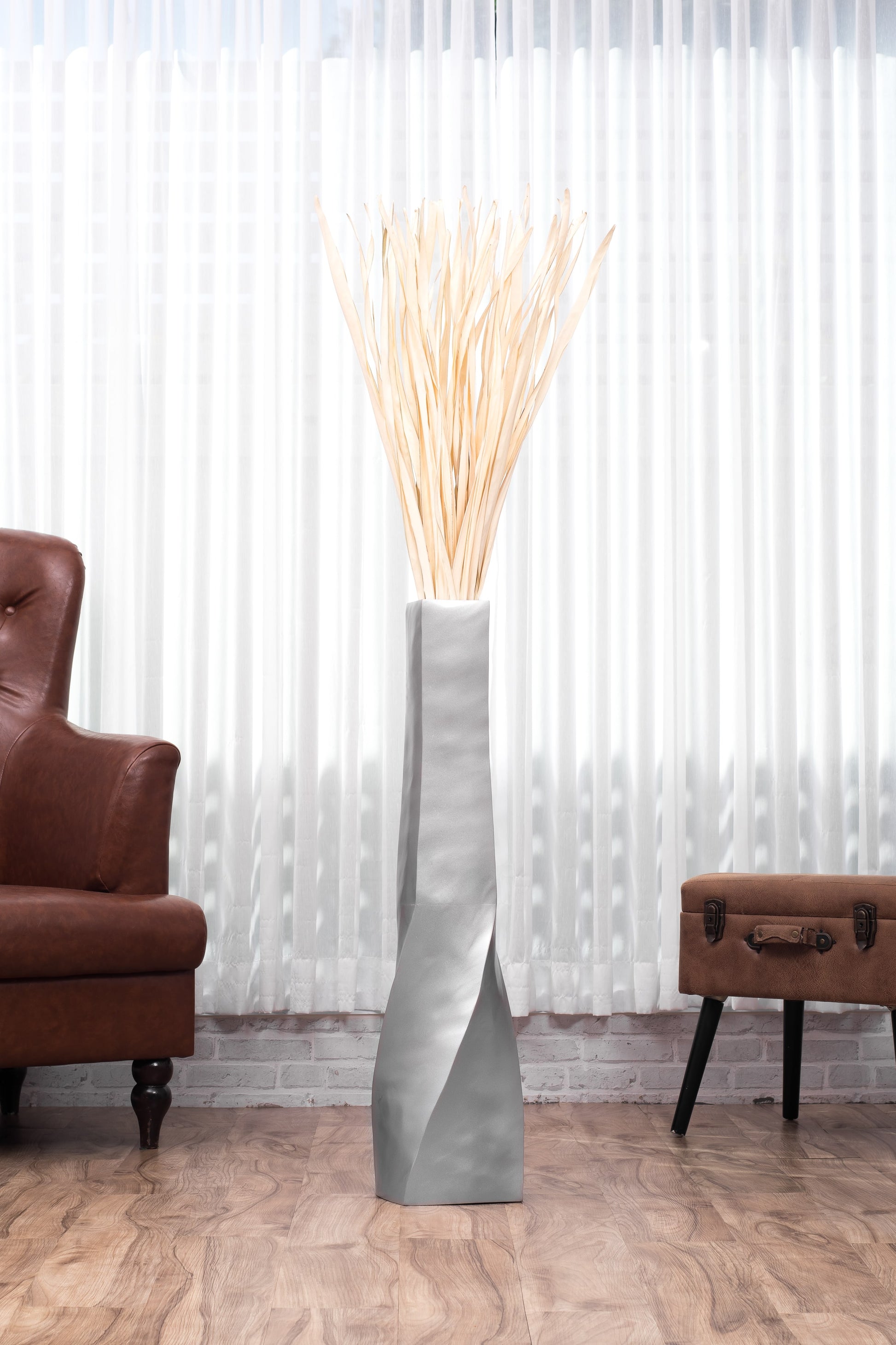 Large Mango Wood Floor Vase – Handcrafted Decorative Highlight from Thailand, silver, 34 inches