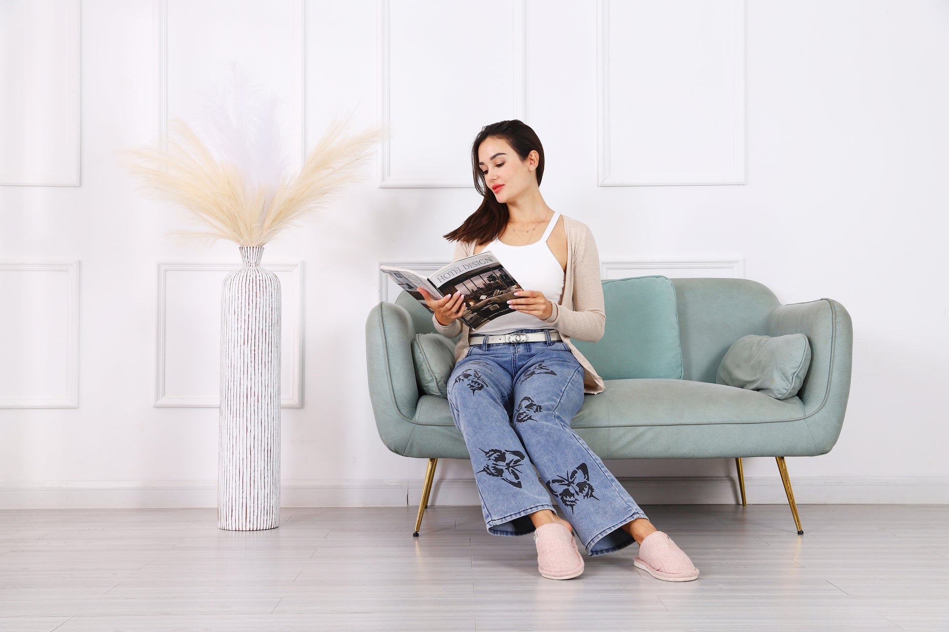 Large Resin Floor Vase – Stylish Waterproof Vase for Fresh & Dried Flowers, white wash, 34 inches