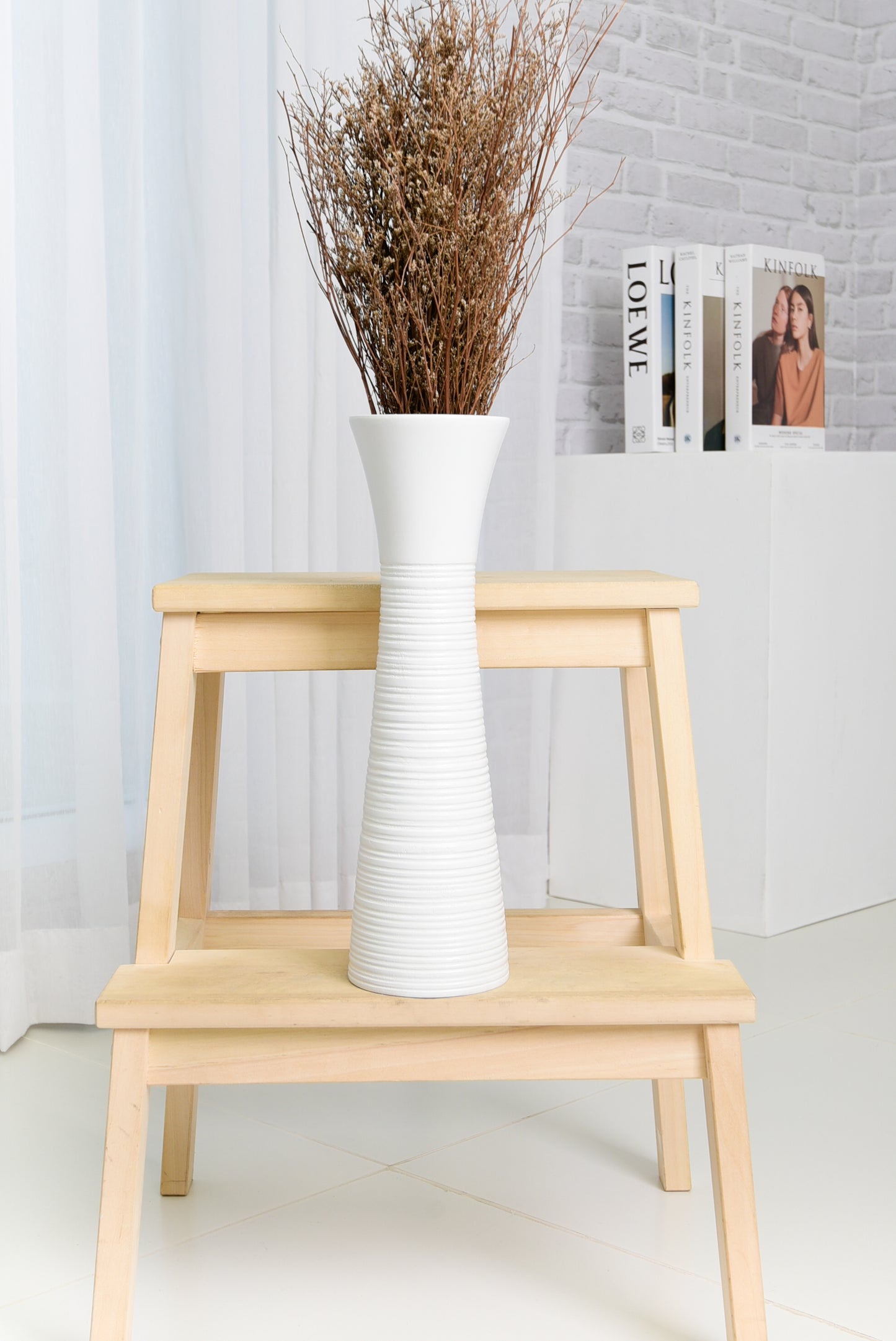 Compact Resin Vase – Stylish Waterproof Decorative Vase for Floor, Table or Shelf, white, 14 inches