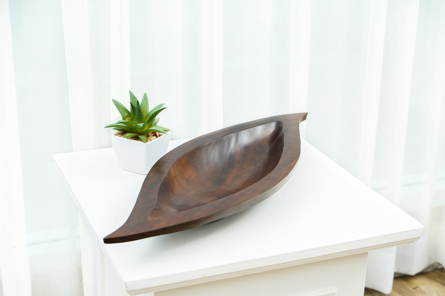 Mango Wood Decorative Bowl – Handmade in Thailand, Lacquered Finish, brown, 24 inches
