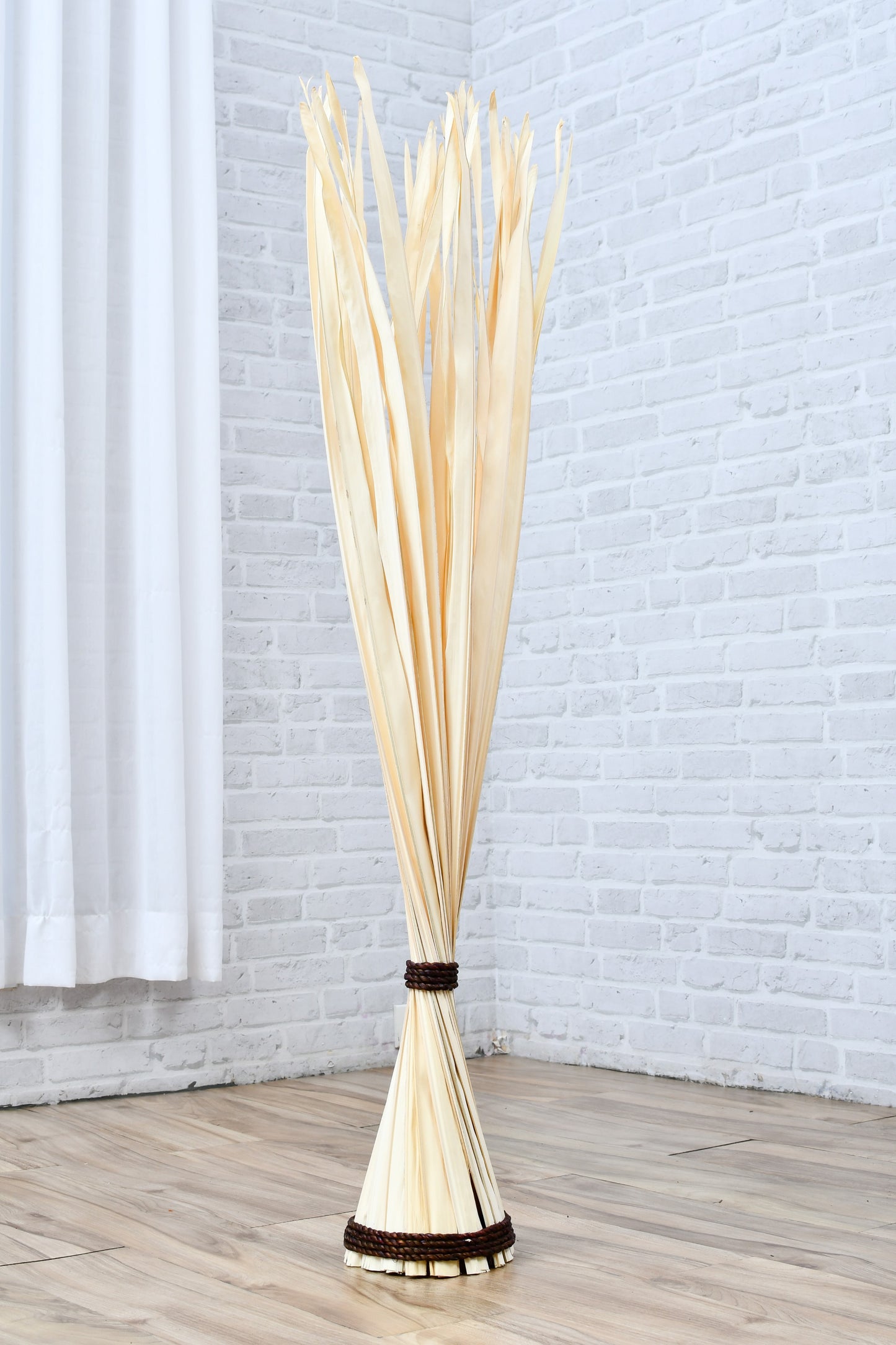 Freestanding Dried Grass Bundle – Natural Floor Decoration with Raffia Band, ecru, Palm Leaf- 120 cm