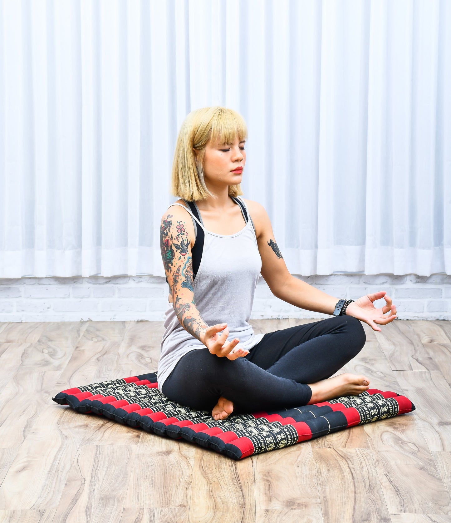 Large Kapok Zabuton Meditation Cushion – Rectangular Floor Mat with Cotton Cover, Sf13 - Red, Black