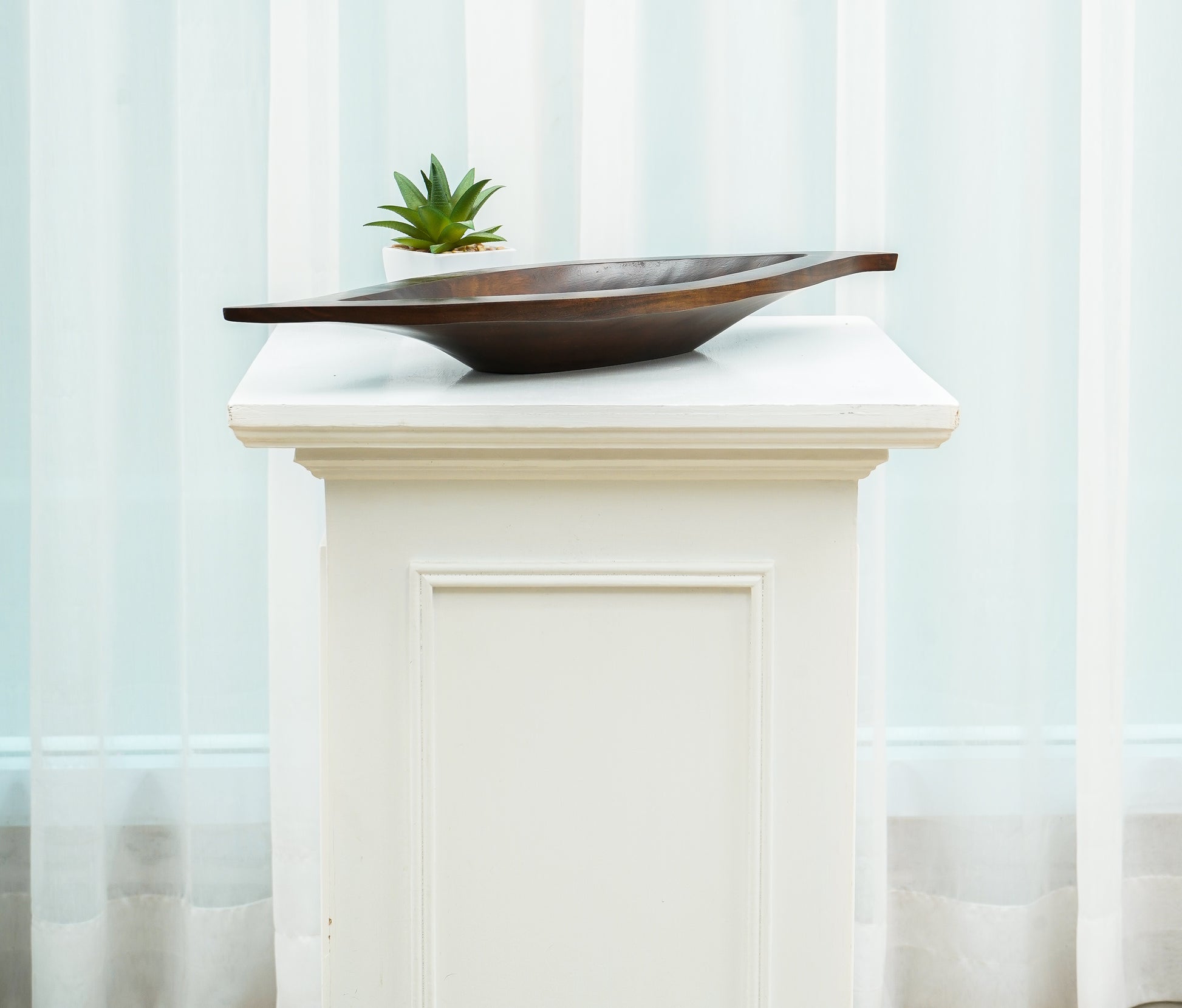 Mango Wood Decorative Bowl – Handmade in Thailand, Lacquered Finish, brown, 24 inches