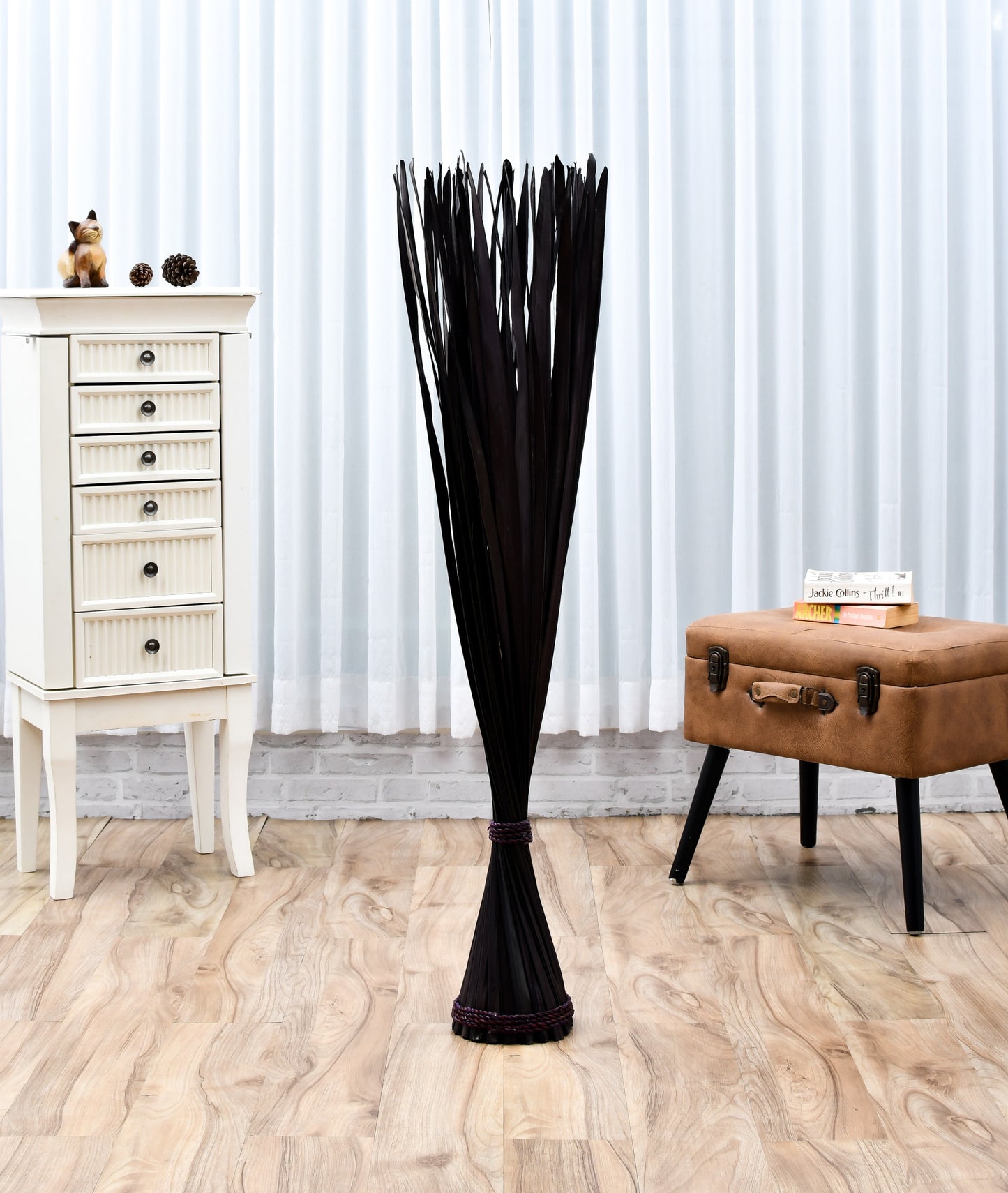 Freestanding Dried Grass Bundle – Natural Floor Decoration with Raffia Band, black brown, Palm Leaf- 120 cm
