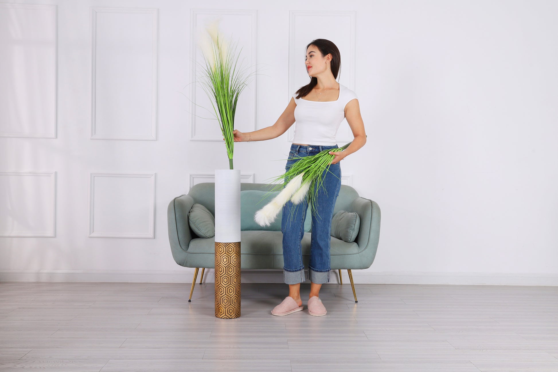 Large Resin Floor Vase – Stylish Waterproof Vase for Fresh & Dried Flowers, gold, black, 34 inches