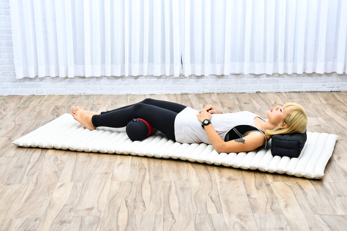 Yoga Roll Cushion – Compact Kapok Bolster & Meditation Pillow with Cotton Cover, Sf13 - Red, Black