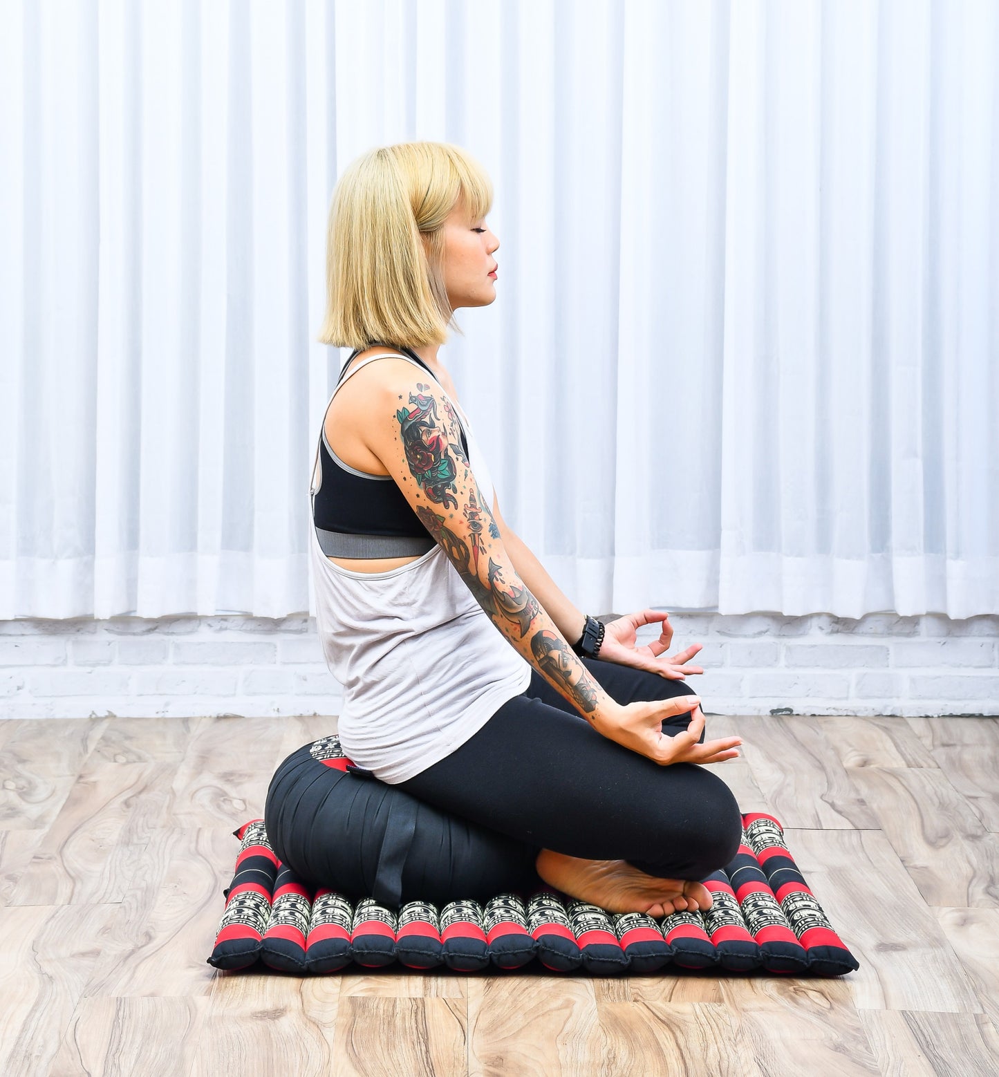 Kapok Meditation Cushion Set – Zabuton Mat & Zafu Seat Cushion with Cotton Cover, Sf13 - Red, Black