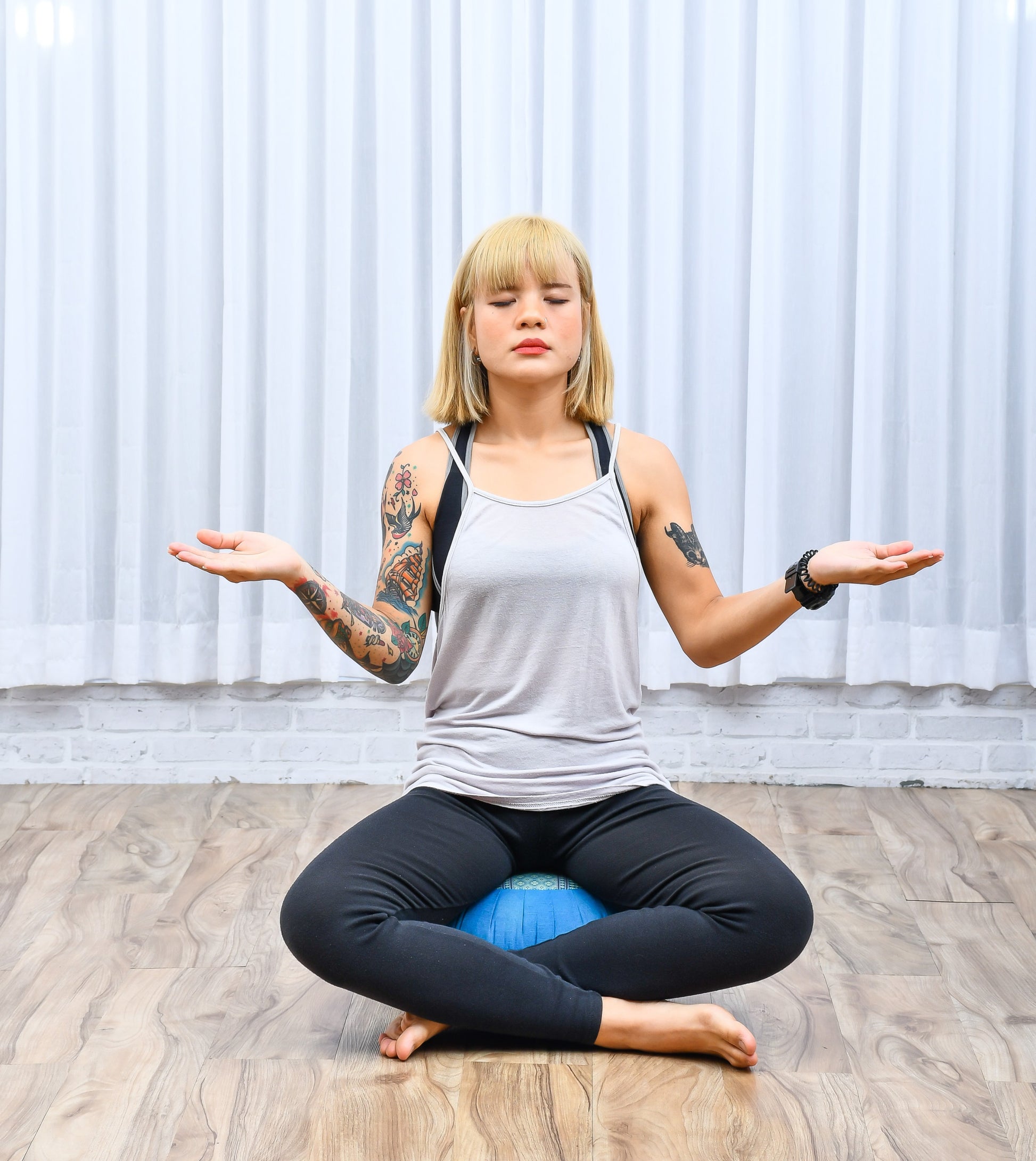 Leewadee Zafu Yoga Pillow, 33 x 15 cm, Light Blue, Sf22 - Blue