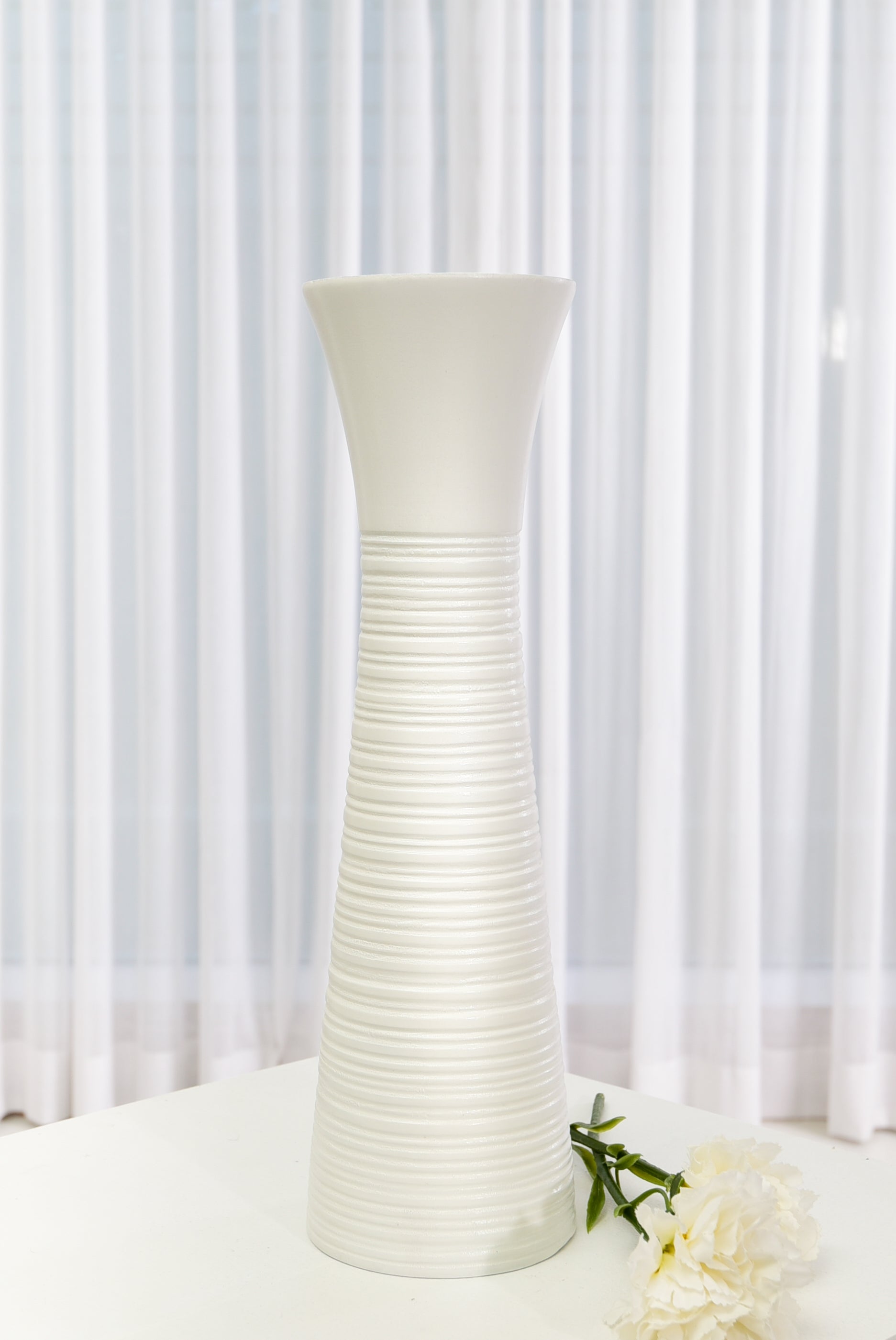 Compact Resin Vase – Stylish Waterproof Decorative Vase for Floor, Table or Shelf, white, 14 inches