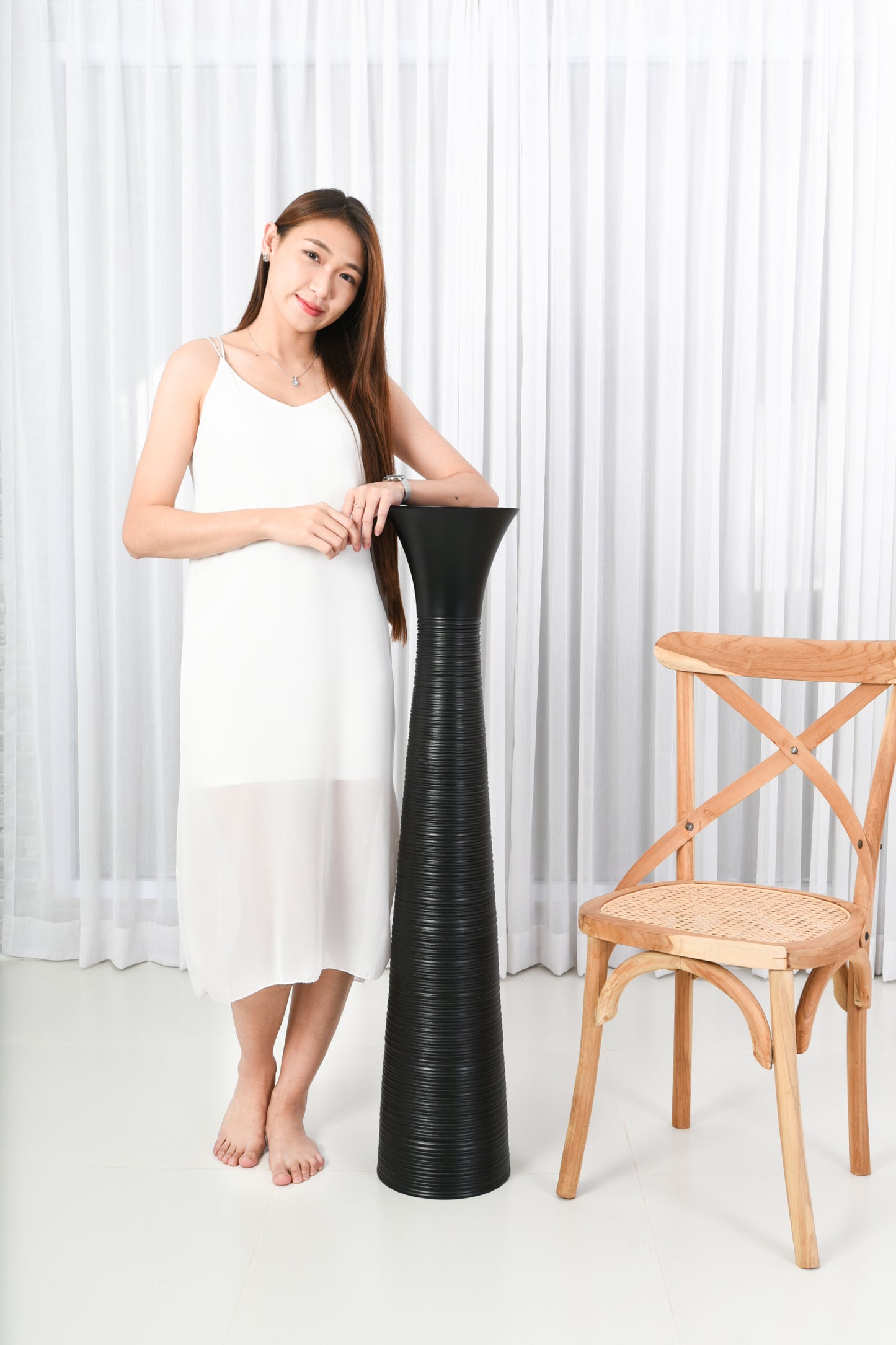 Large Mango Wood Floor Vase – Handcrafted Decorative Highlight from Thailand, black, 41 inches