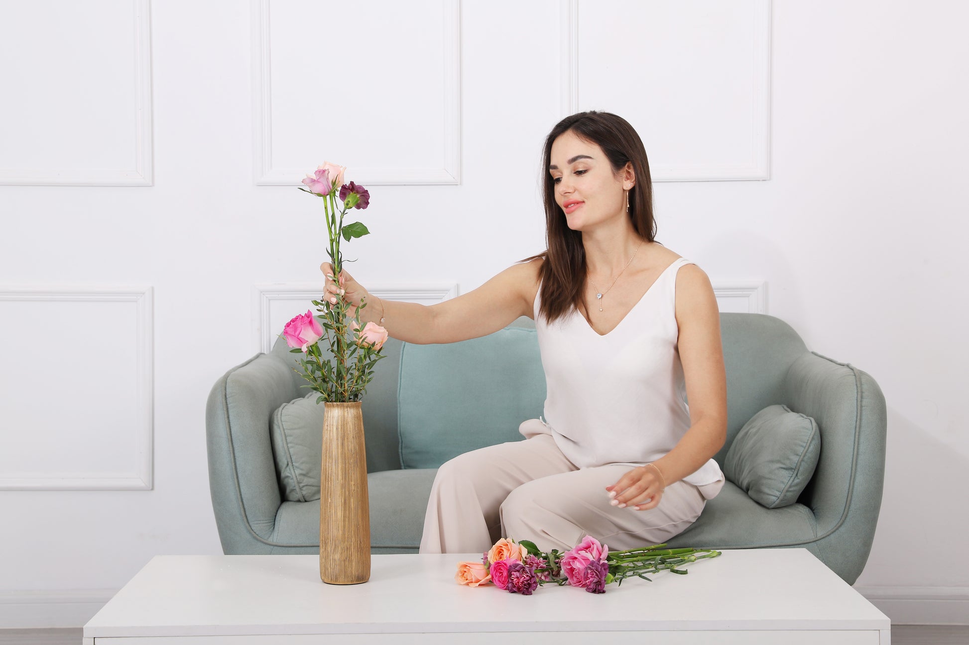 Compact Resin Vase – Stylish Waterproof Decorative Vase for Floor, Table or Shelf, gold, 12 inches