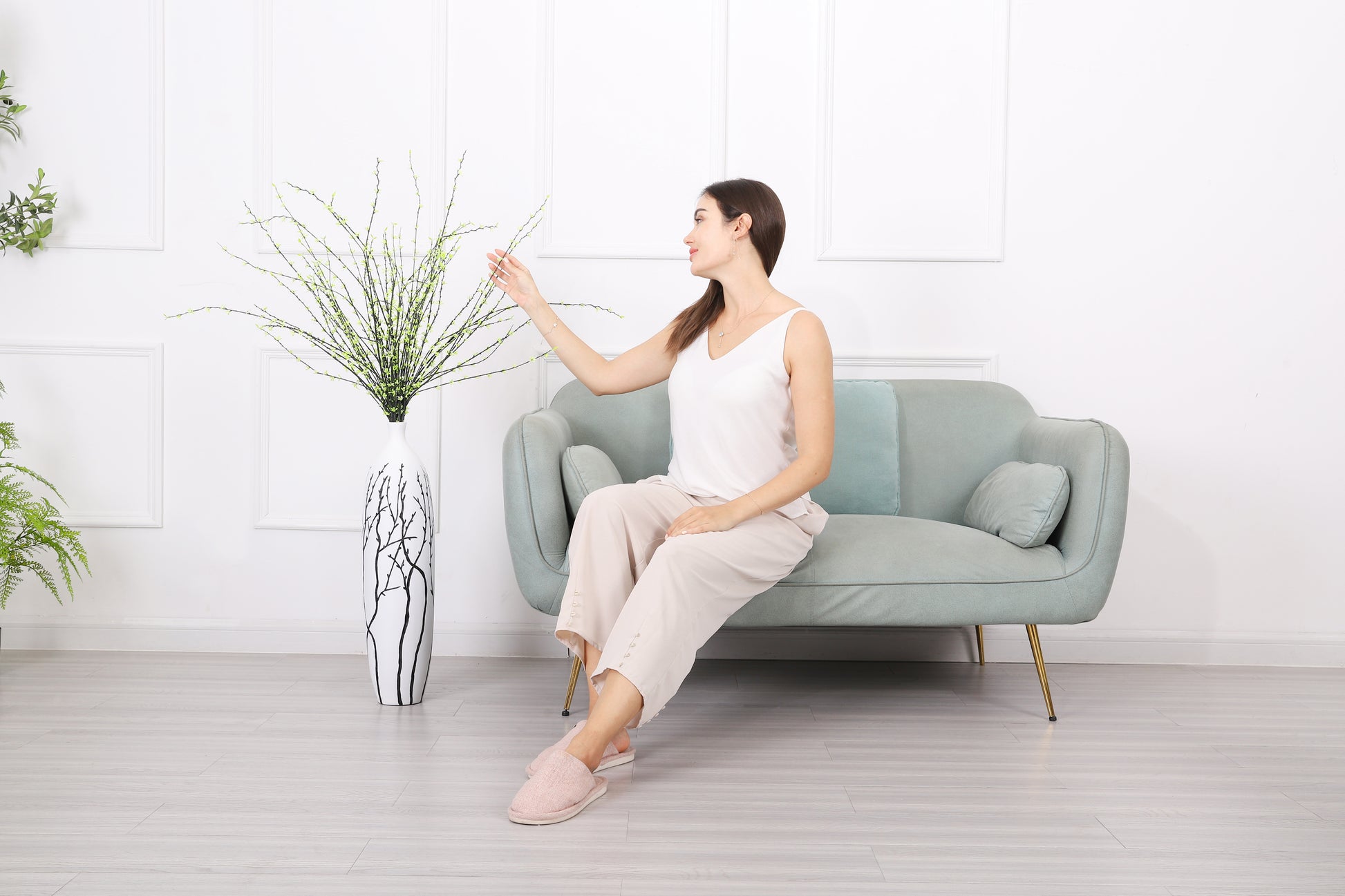 Large Resin Floor Vase – Stylish Waterproof Vase for Fresh & Dried Flowers, white, 26 inches