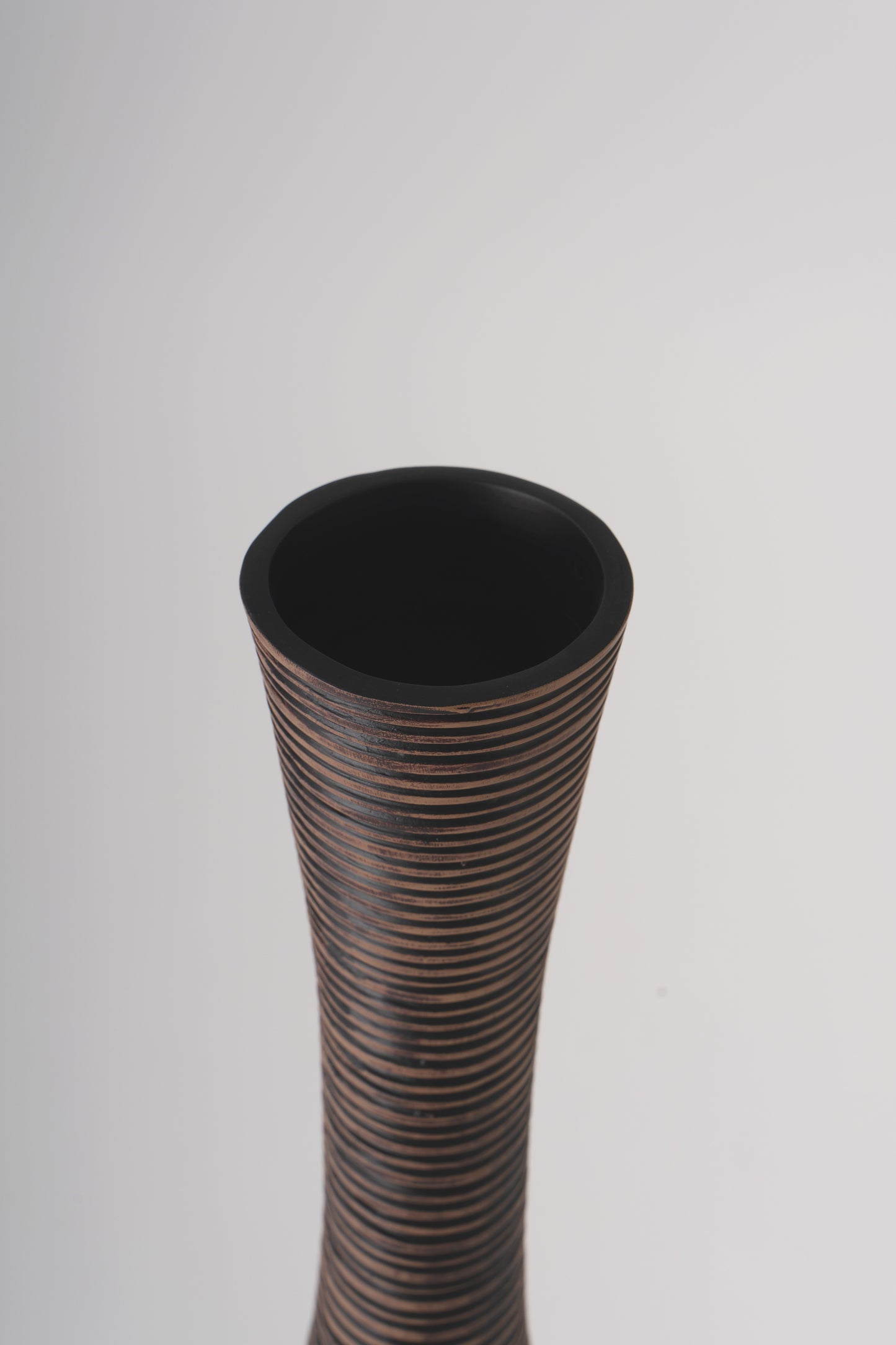 Large Resin Floor Vase – Stylish Waterproof Vase for Fresh & Dried Flowers, brown, 34 inches