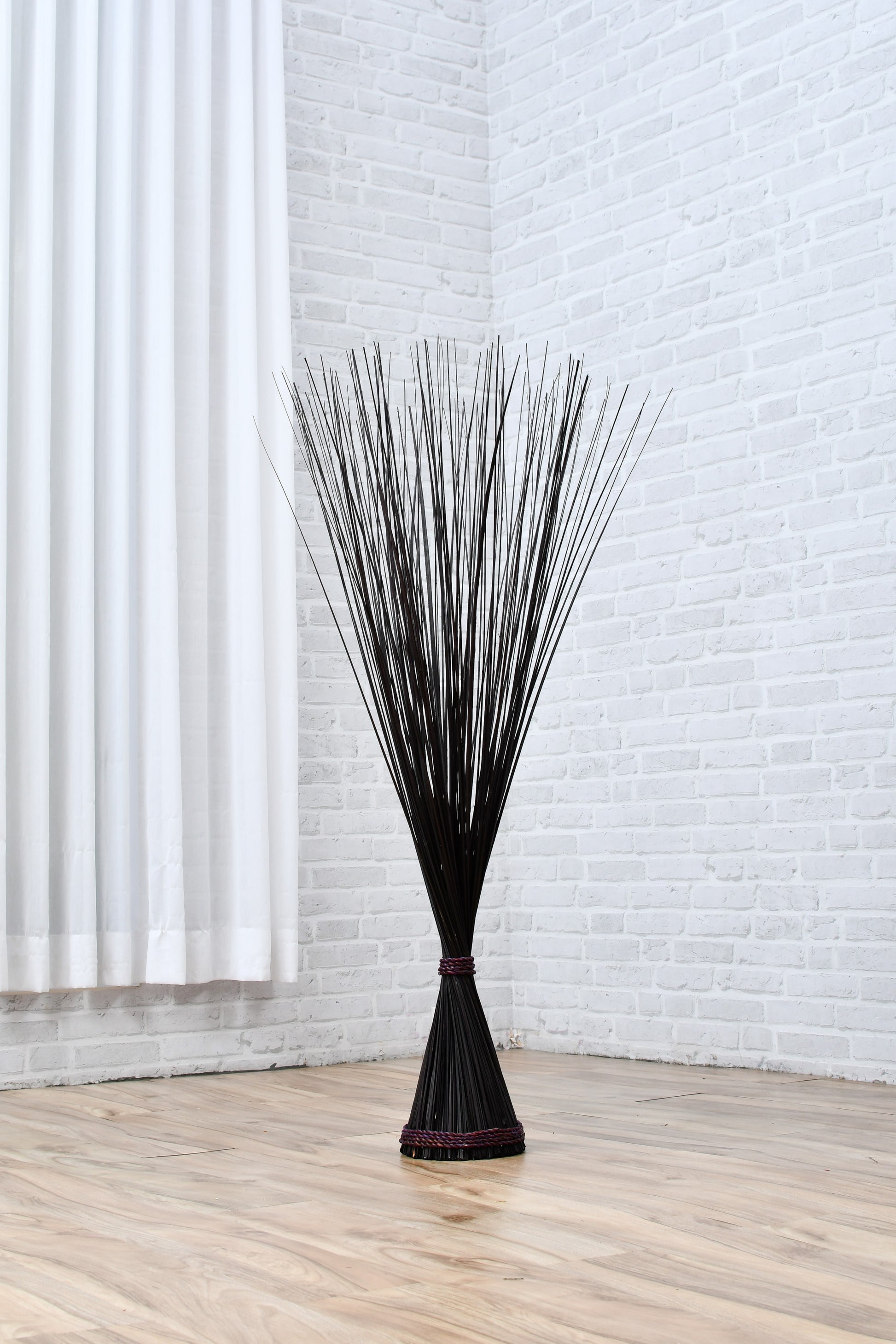 Freestanding Dried Grass Bundle – Natural Floor Decoration with Raffia Band, black brown, Dried Grass - 120 cm