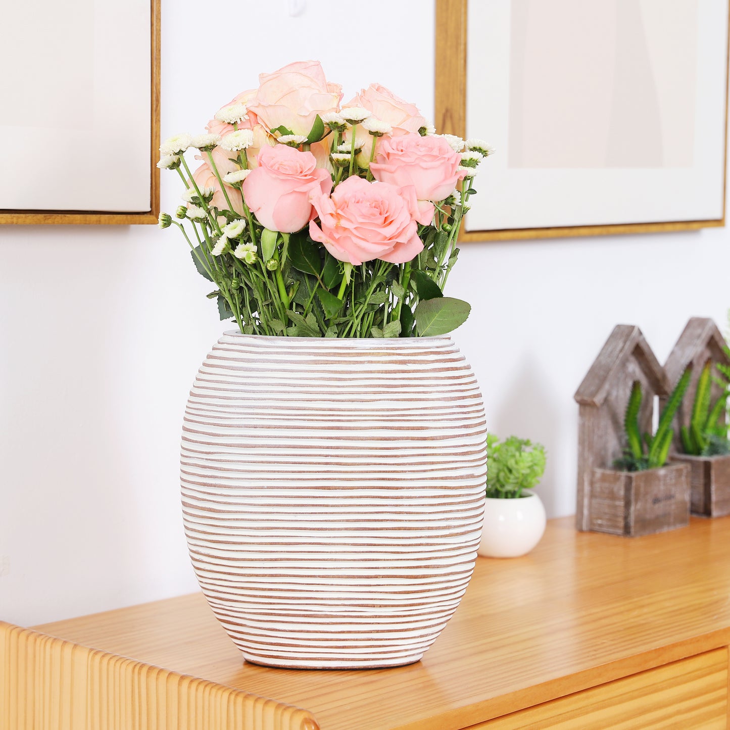 Compact Resin Vase – Stylish Waterproof Decorative Vase for Floor, Table or Shelf, white wash, 10 inches