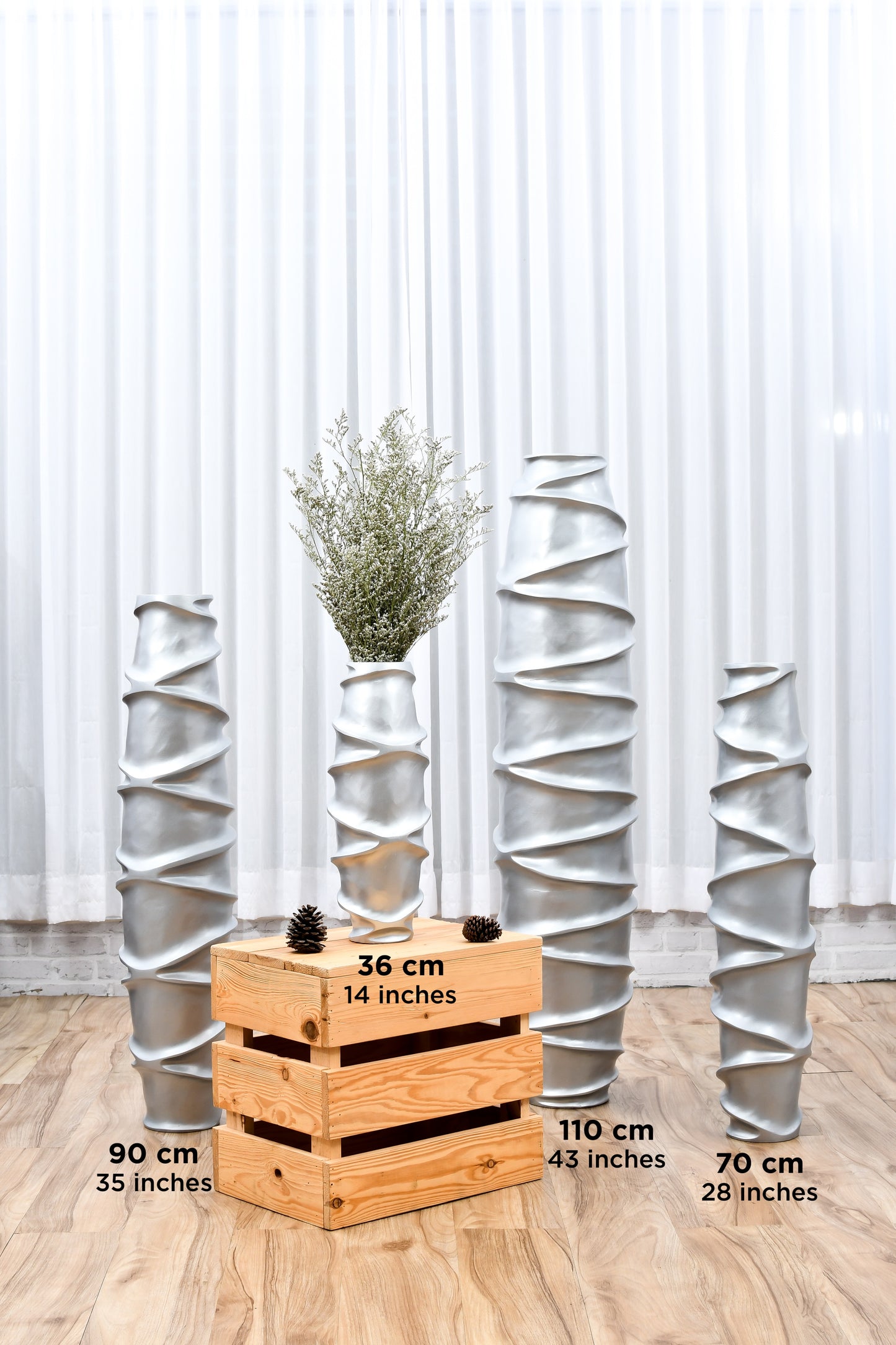Large Mango Wood Floor Vase – Handcrafted Decorative Highlight from Thailand, silver, 26 inches